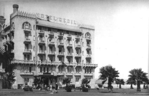 Hotel Cecil in Alexandria in 1920. This was a luxury hotel, highly renowned at the time.